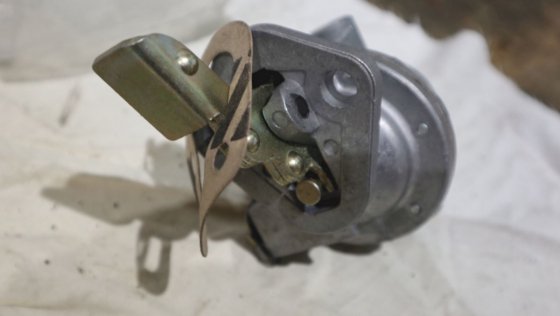 ボルボ・ペンタ燃料油供給ポンプ