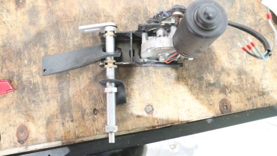 2007 斯派克雨刷电机 LP24100