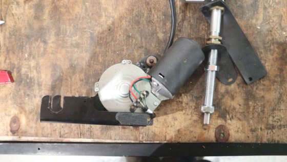 2007 斯派克雨刷电机 LP24100