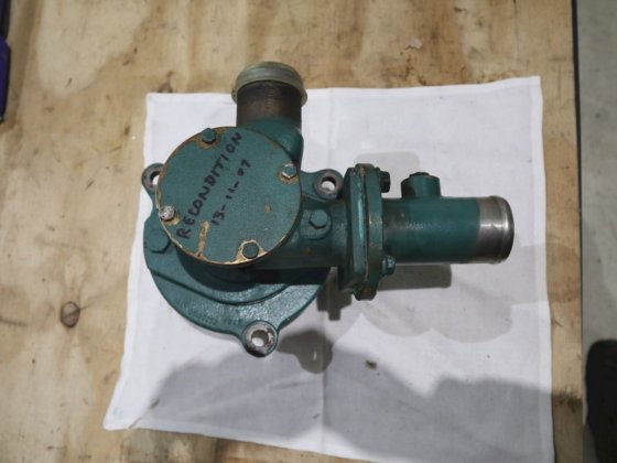 沃尔沃遍达海水泵