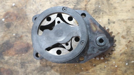 康明斯润滑油泵 3930336