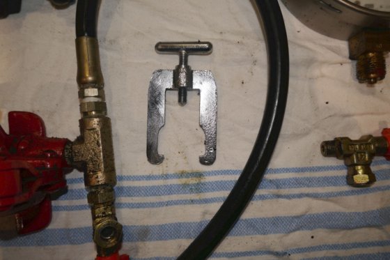 ラルゼップ油圧式トライクトランスミッター試験機