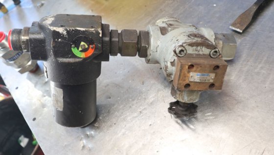 带高压液压过滤器的派克和维克斯换向先导阀 24P1