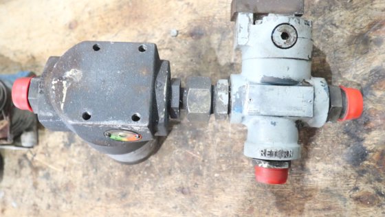 带高压液压过滤器的派克和维克斯换向先导阀 24P1