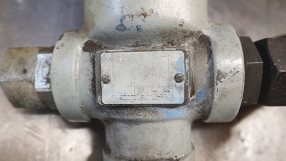 带高压液压过滤器的派克和维克斯换向先导阀 24P1