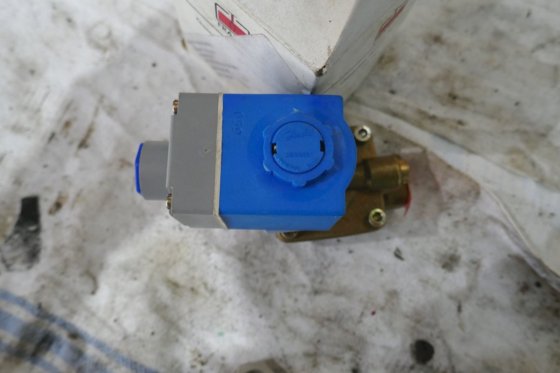 2004 丹佛斯电磁阀 EV220BW 018Z6193