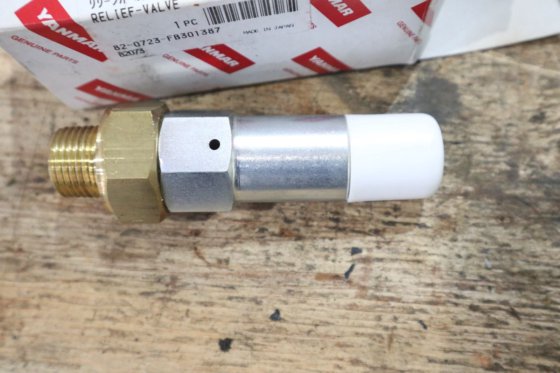 ヤンマーリリーフバルブ 190051-73802