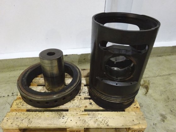 MAN B&W奥格斯堡活塞带着火花环12V 48/60