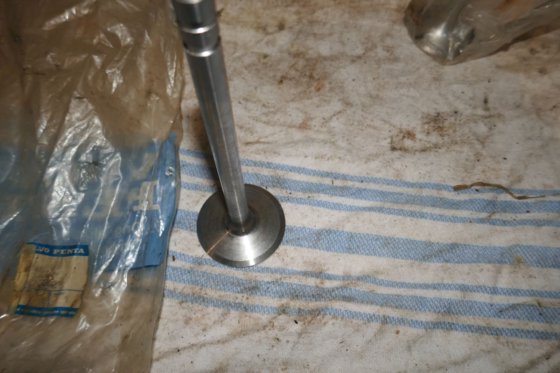 ボルボ・ペンタ インレットバルブ 423016