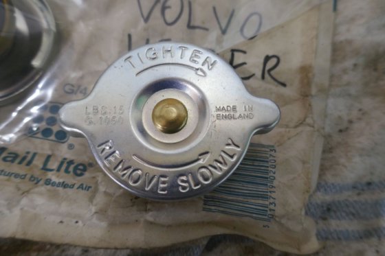 沃尔沃遍达接头水箱塞