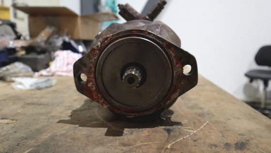 2002 ブルーエニングハウス アキシアルピストン可変ポンプ A10VO