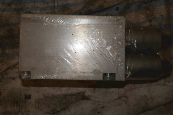 2012 ブレヴィニ油圧 MHPF モジュール ハンドルコントロール付き