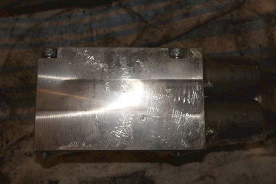 2012 ブレヴィニ油圧 MHPF モジュール ハンドルコントロール付き