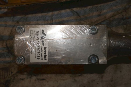 2012 ブレヴィニ油圧 MHPF モジュール ハンドルコントロール付き