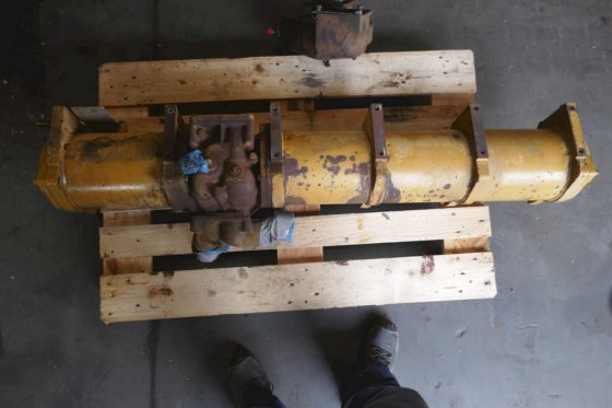 キャタピラーオイルフィルターハウスベースデュプレックス