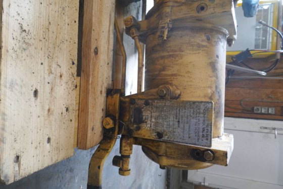 キャタピラーオイルフィルターハウスベースデュプレックス