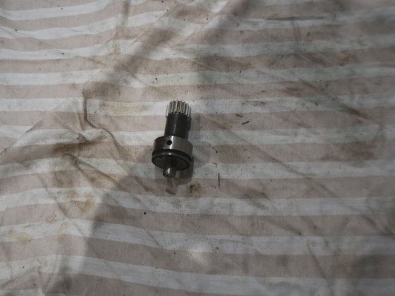 キャタピラプランジャーA