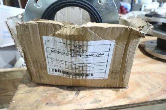 トレルボルグ伸縮継手DN 125テグフレックスPイエロー