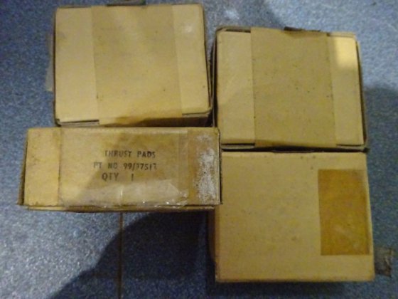 无镜黑石推力垫