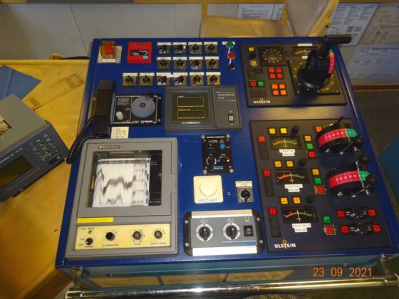 1996 乌尔斯坦 TCNS 73/50-180 方位角