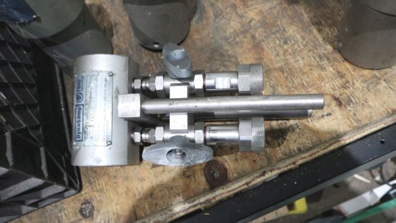 シグール技術 アルミニウム製高圧オイル/流体サンプラー