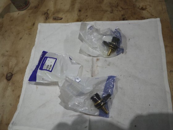 沃尔沃遍达触点和传感器