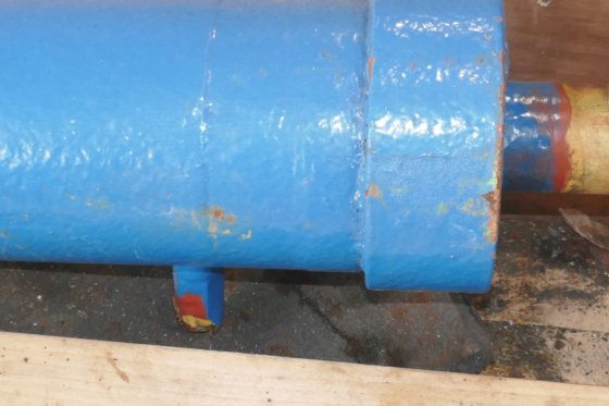 阻尼器总长 1390 毫米