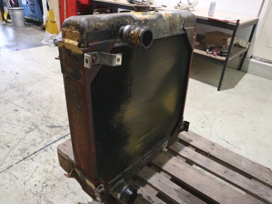 卡特彼勒散热器