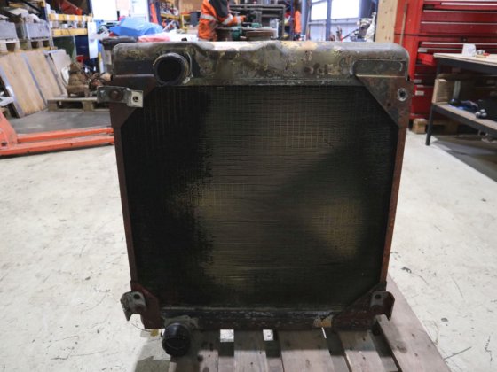 卡特彼勒散热器