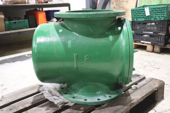 迪坎阀门泥浆箱篮式过滤器直通型 DN 350 PN 4