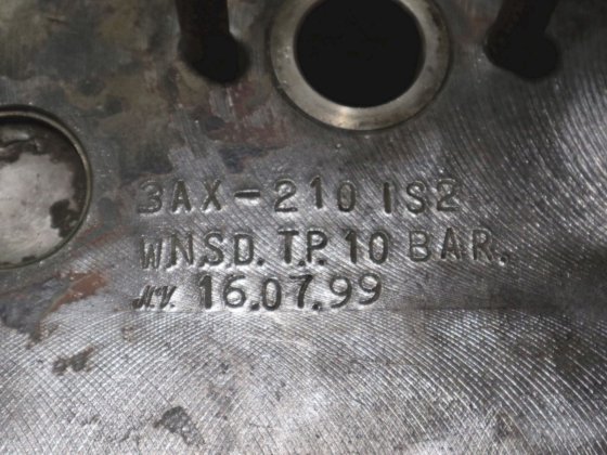 1999年式 ヴィッヒマン AX シリンダーヘッド タイプ3