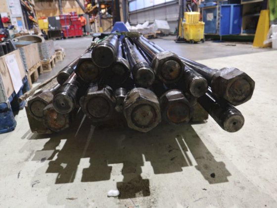 1979 Wichmann 用于发动机缸体的螺柱螺栓