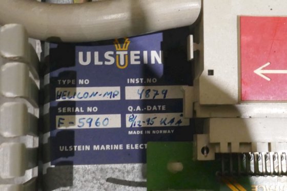 1995 年乌尔斯坦船用电子设备控制面板，用于船桥端口和 STBD