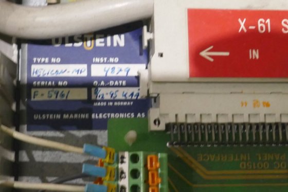 1995 年乌尔斯坦船用电子设备控制面板，用于船桥端口和 STBD