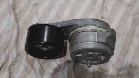 ジョンディアベルトテンショナー自動RE 518097