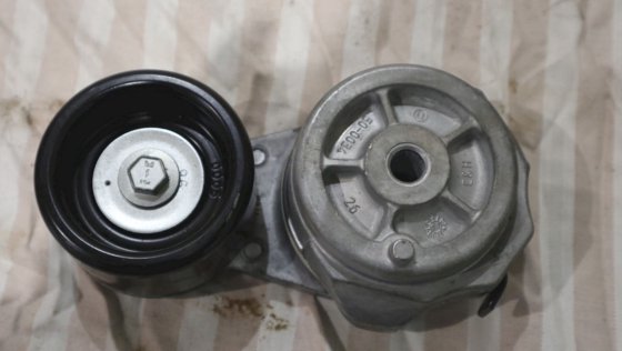 ジョンディアベルトテンショナー自動RE 518097