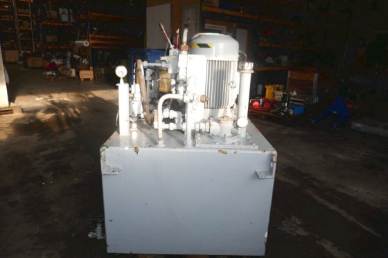 1985 液压体育场