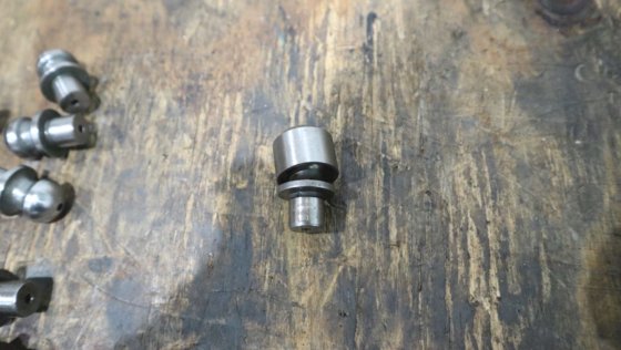 ベルゲン・ウルスタイン ロールスロイス・インパクト・ボルト＆カップ