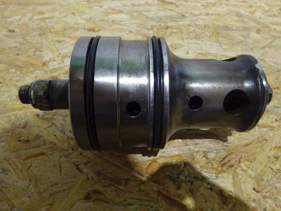 带阀轴的苏尔寿起动空气阀外壳