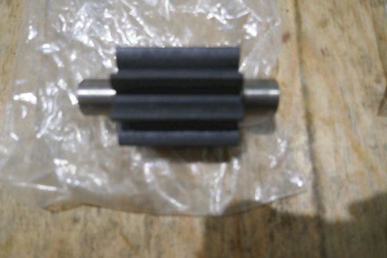 外齿轮泵驱动轴 Ø 40.7