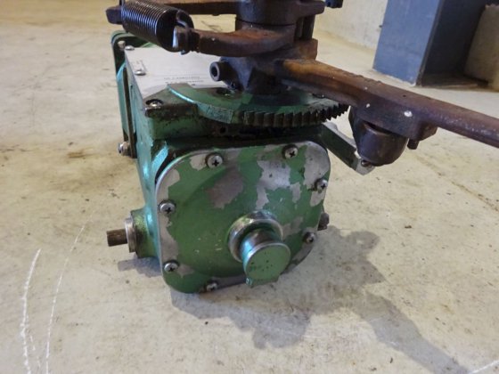 ウッドワードUG-8L