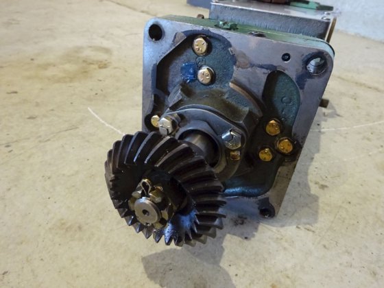 ウッドワードUG-8L