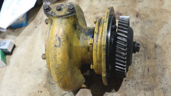 卡特彼勒水泵和驱动装置