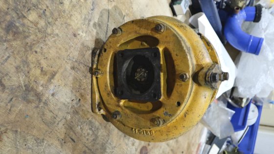 卡特彼勒水泵和驱动装置