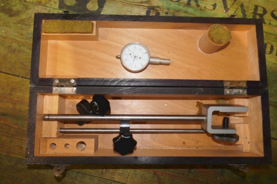 带支架的刻度尺