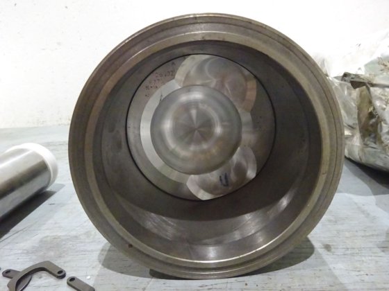 沃尔沃奔塔汽缸套件