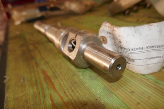 用于级进腔 SF AB1 3205 的单泵轴