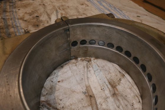 ヴィヒマン コネクティングロッドとベアリングカバー