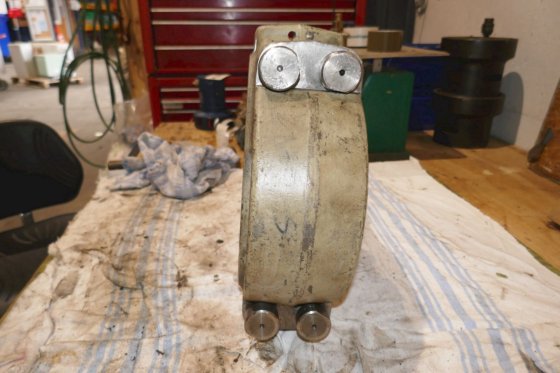 ヴィヒマン コネクティングロッドとベアリングカバー