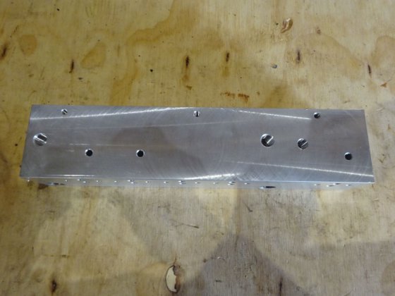 緊急操縦スタンド用スルザーターミナルストリップ